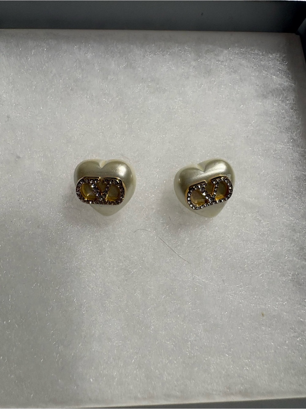 Valentino Garavani Ivory Heart Logo Crystal Stud Earrings - Picture 4 of 7